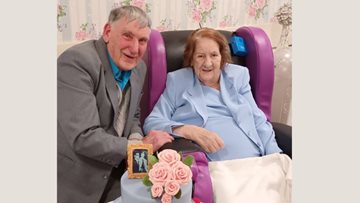 Bridgend care home Resident celebrates 60th wedding anniversary